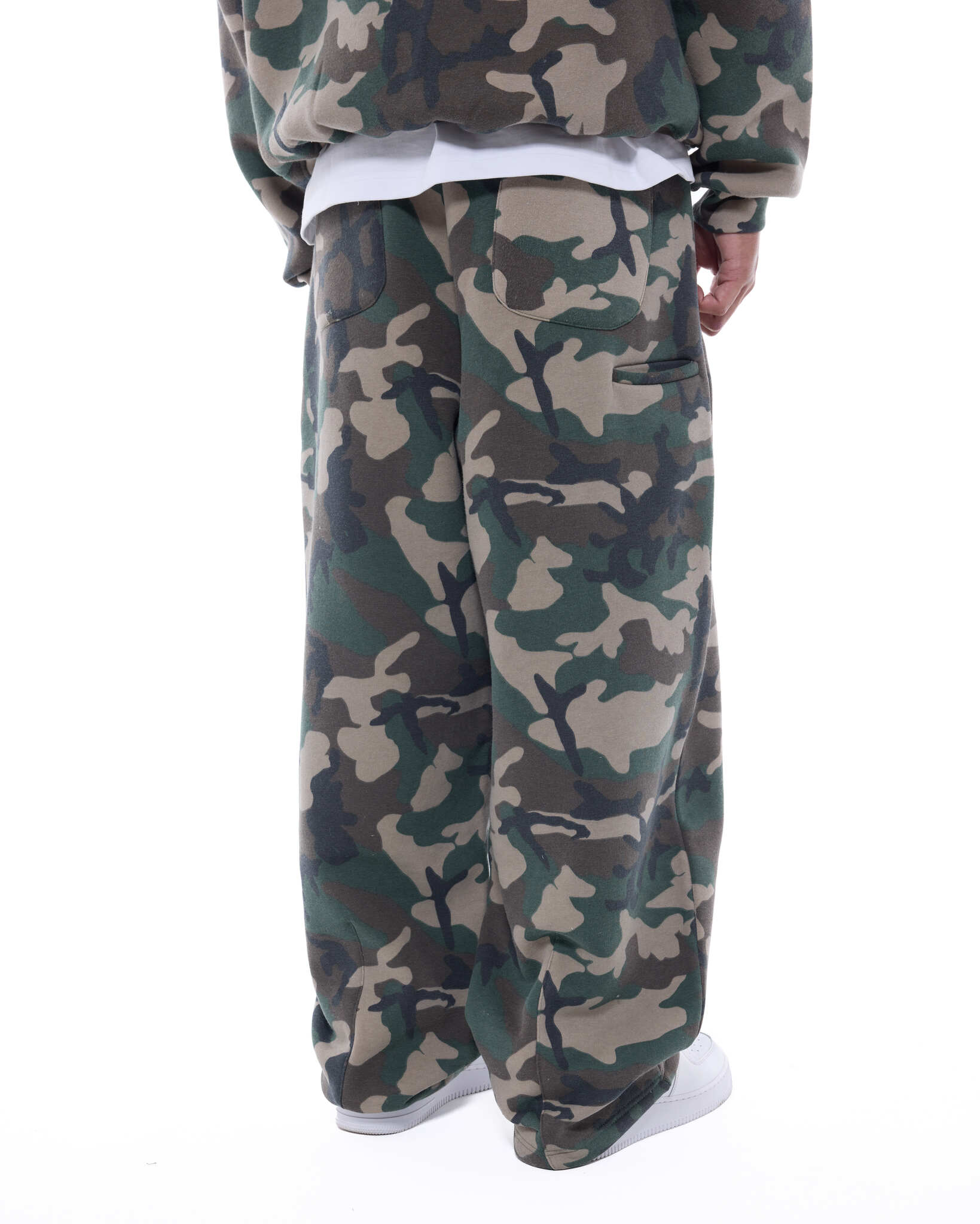 COZY STRAIGHT LEG SWEATS - CAMO