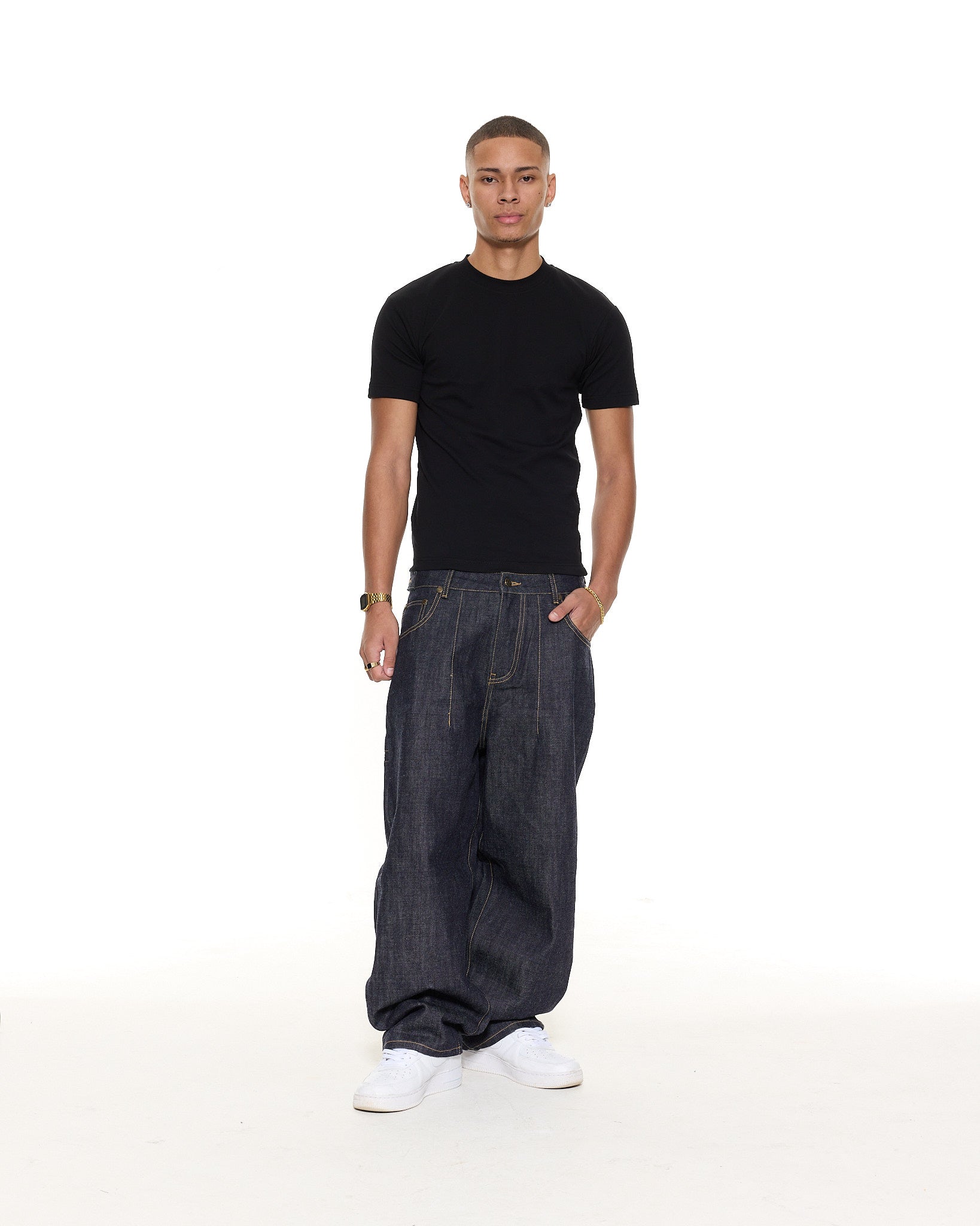 FITTED T-SHIRT - BLACK