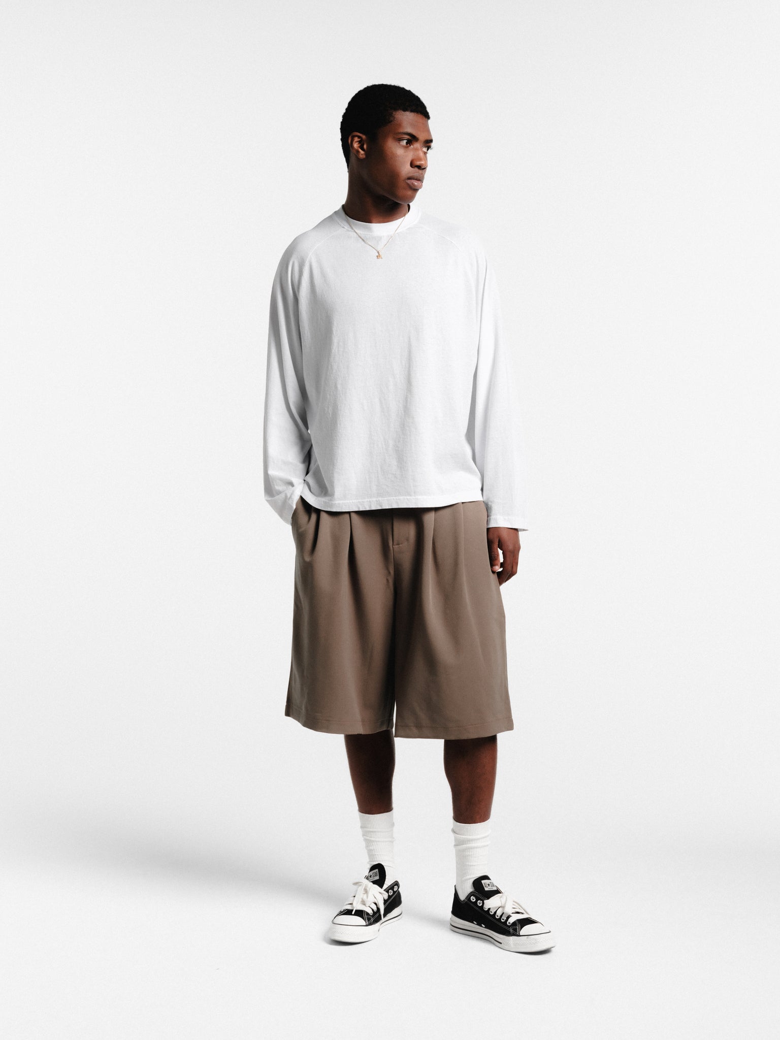 PLEATED SHORTS - BROWN