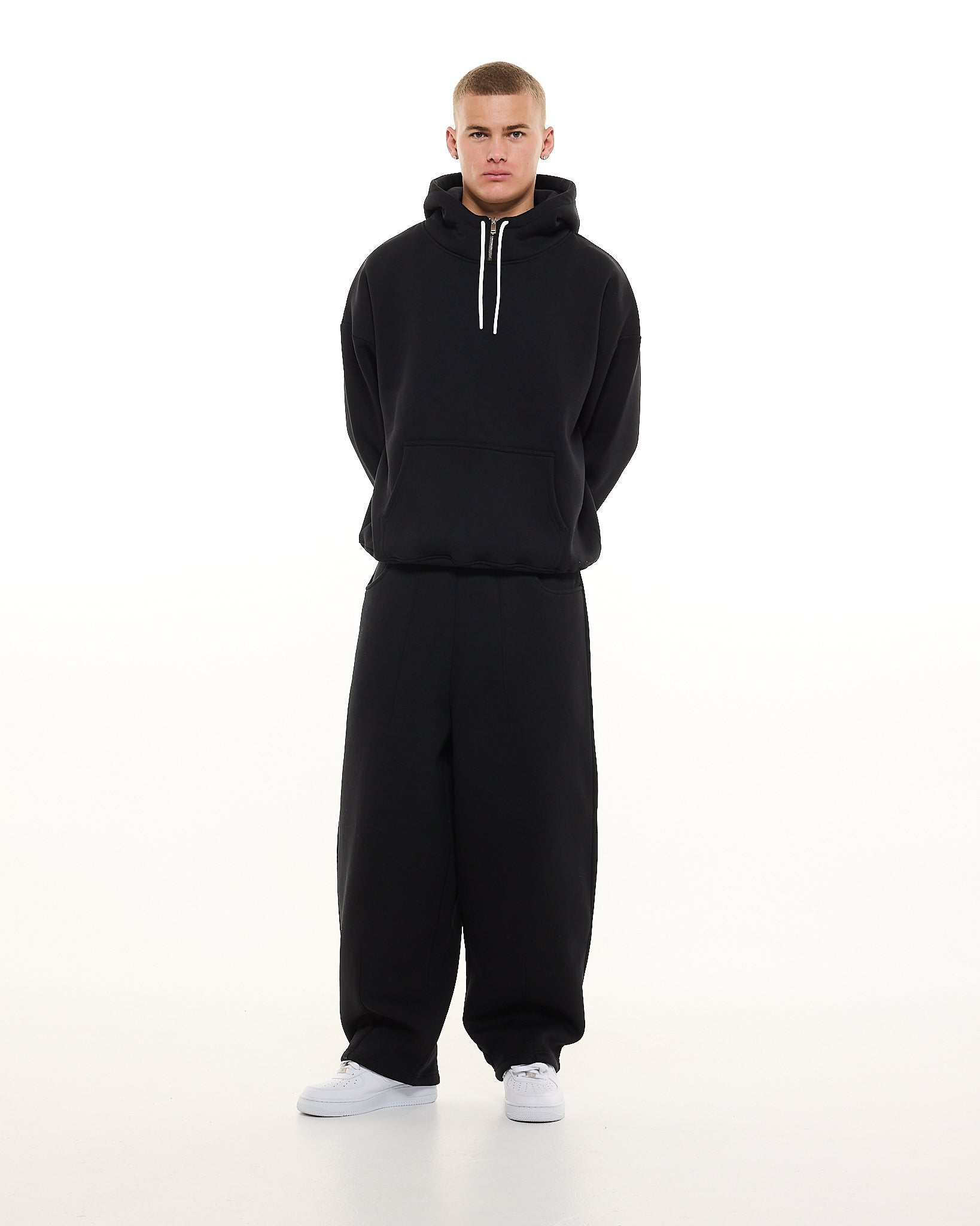 COZY TECH HOODIE - BLACK