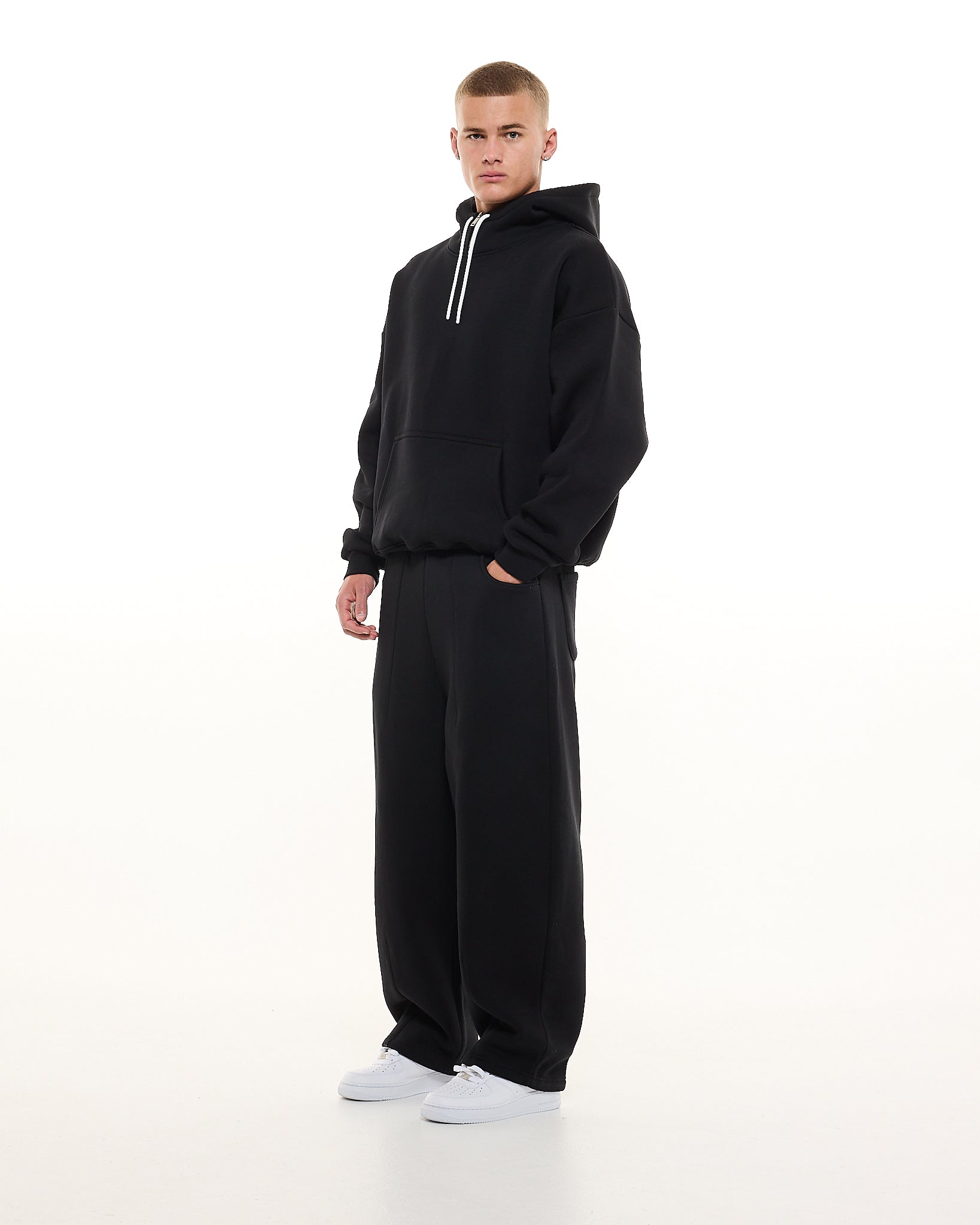 COZY TECH HOODIE - BLACK