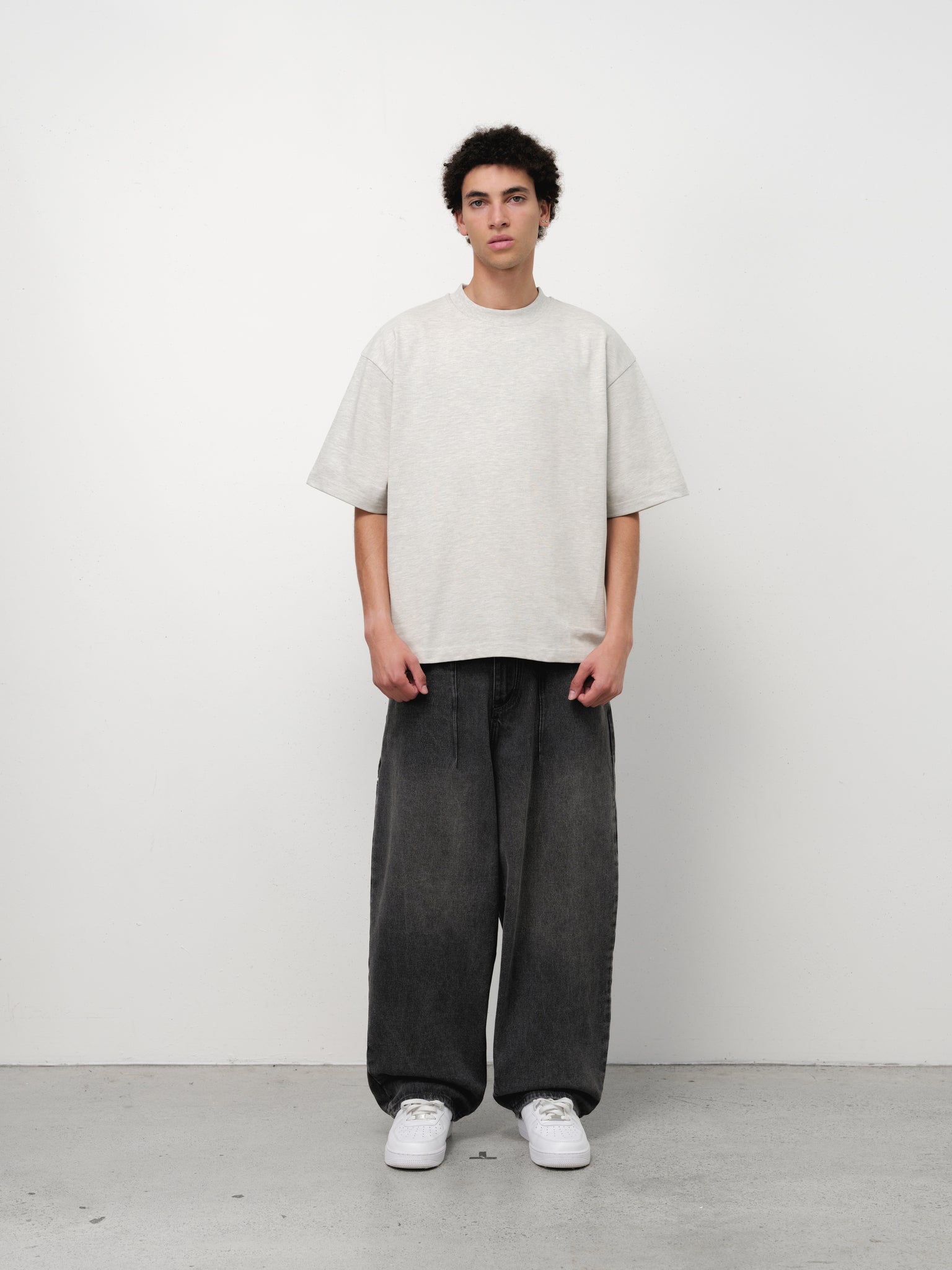 DENIM BAGGY JEANS - WASHED BLACK