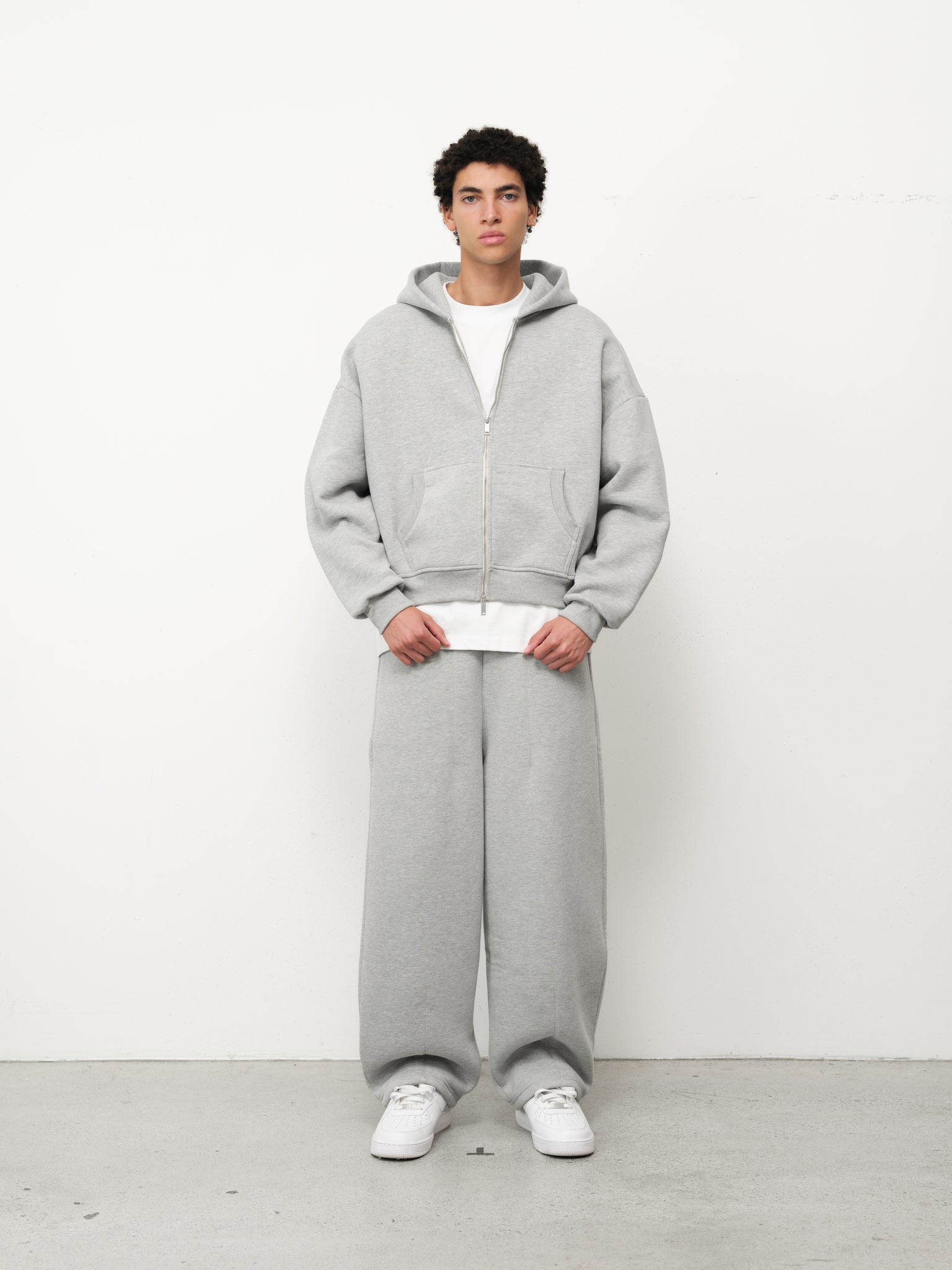 【未使用】 sweats collective パーカー　S グレー COZY ZIP UP - GREY
