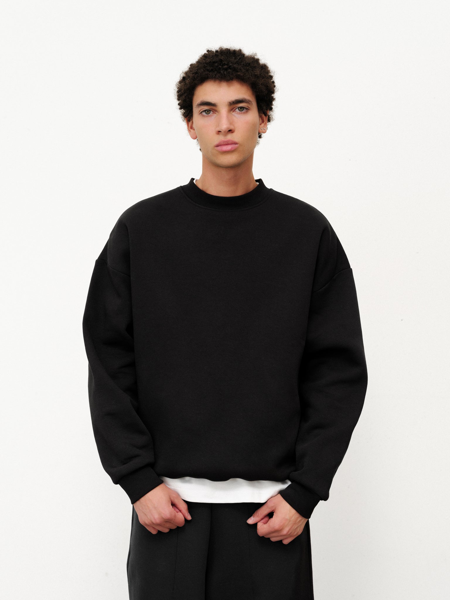 COZY SWEATER - BLACK