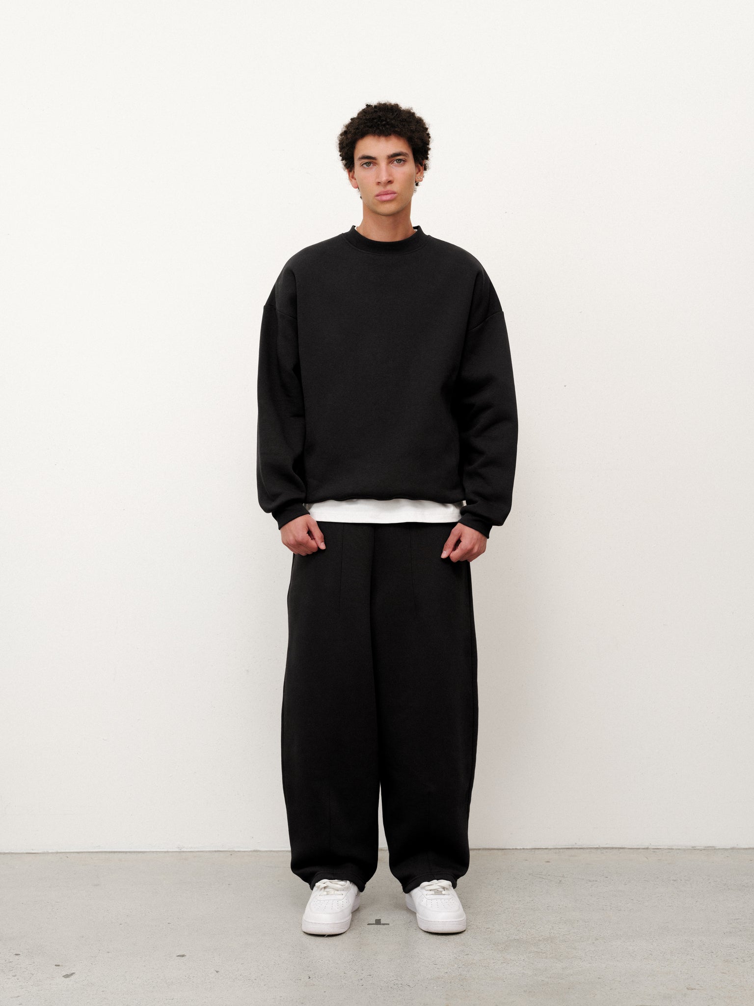 COZY SWEATER - BLACK