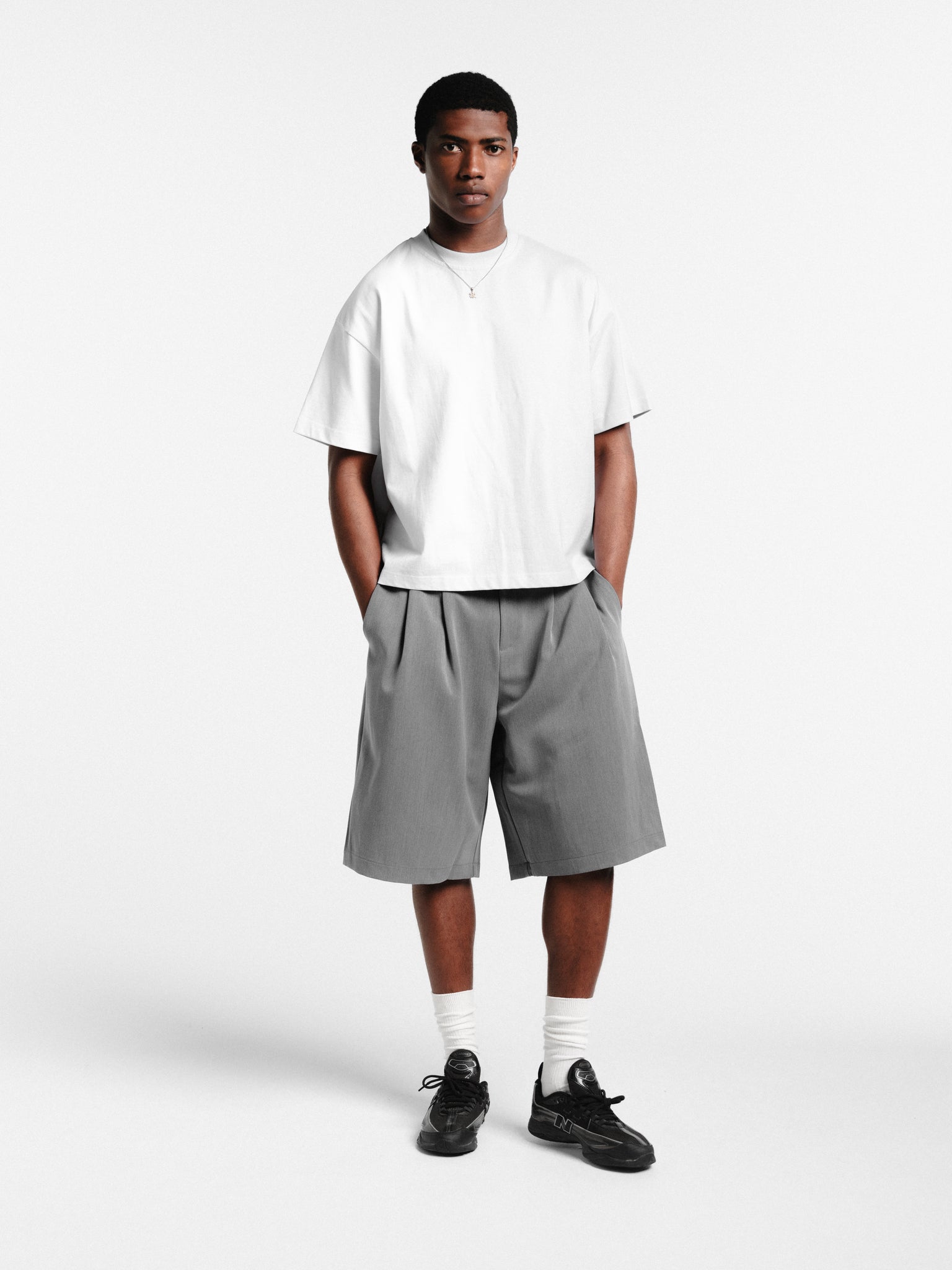 PLEATED SHORTS - GREY