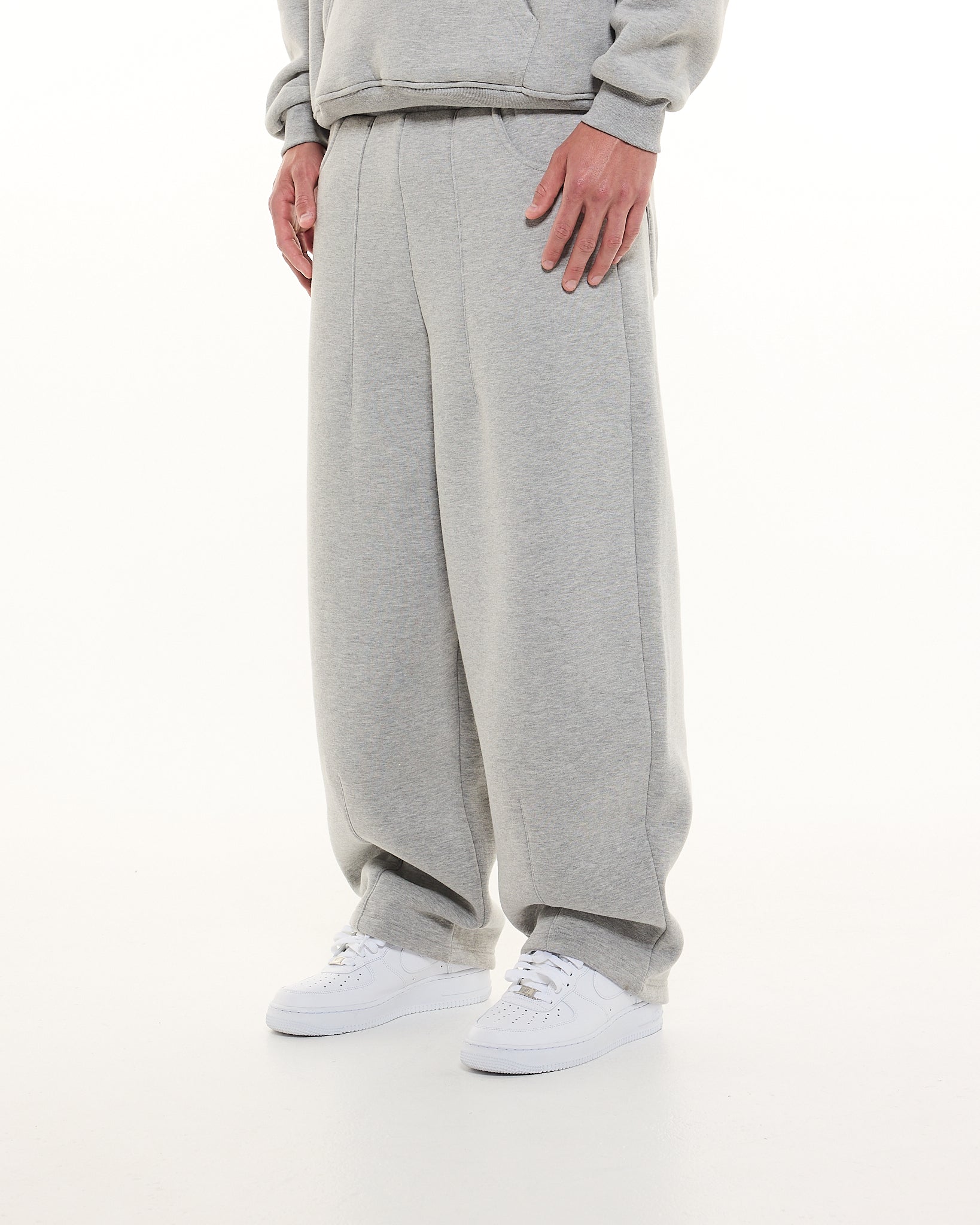 COZY STRAIGHT LEG SWEATS - GREY かつき君着用 COZY STRAIGHT LEG SWEATS - GREY