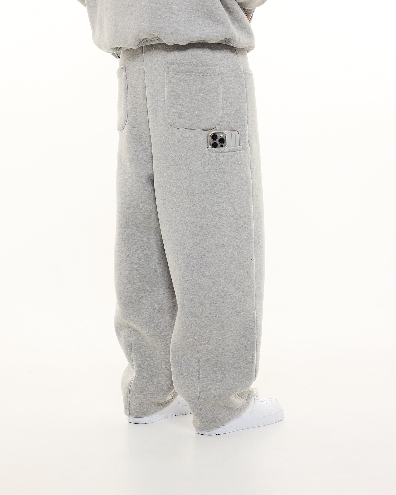 COZY STRAIGHT LEG SWEATS - GREY かつき君着用 COZY STRAIGHT LEG SWEATS - GREY