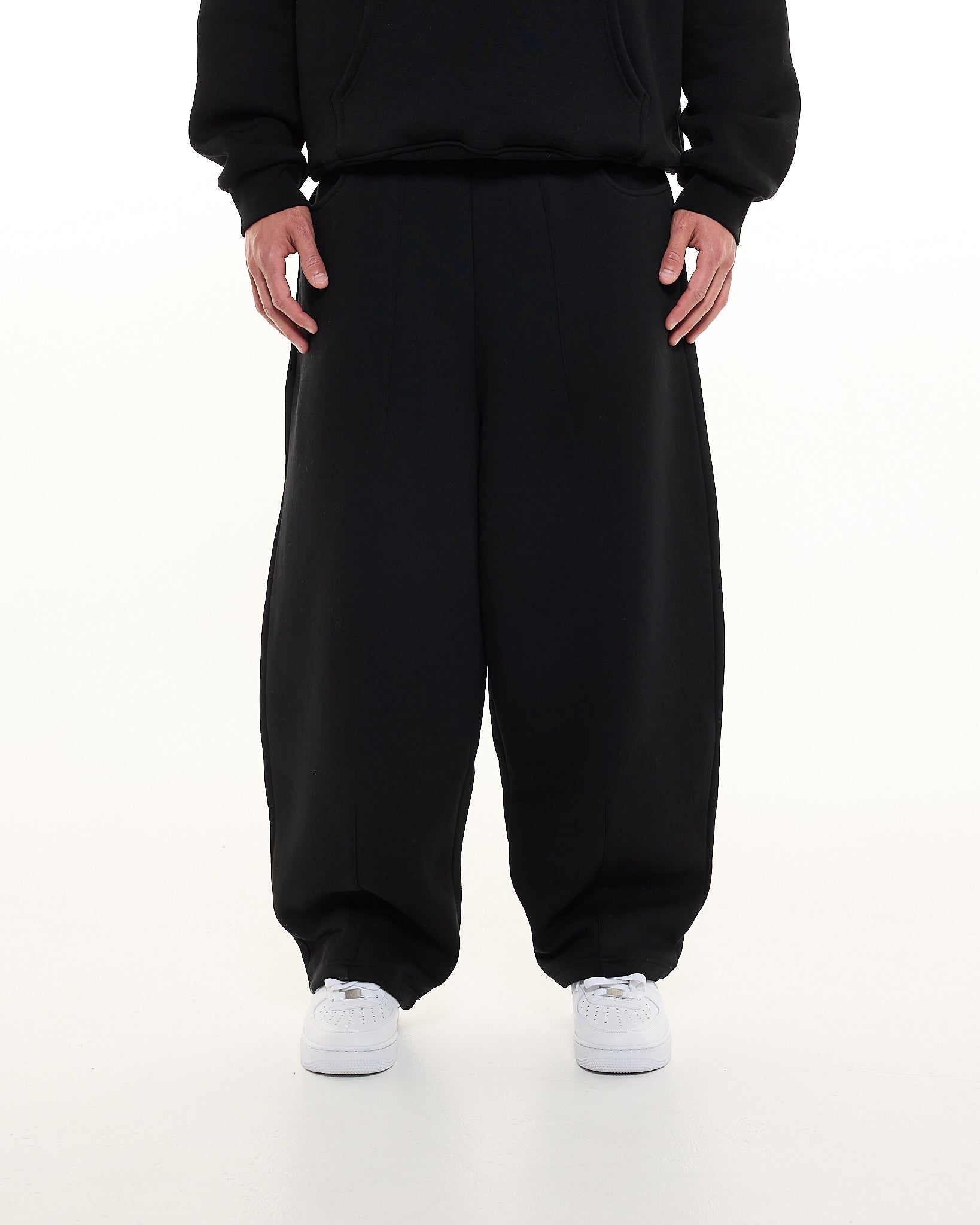 COZY STRAIGHT LEG SWEATS - BLACK かつき君着用 COZY STRAIGHT LEG SWEATS - BLACK