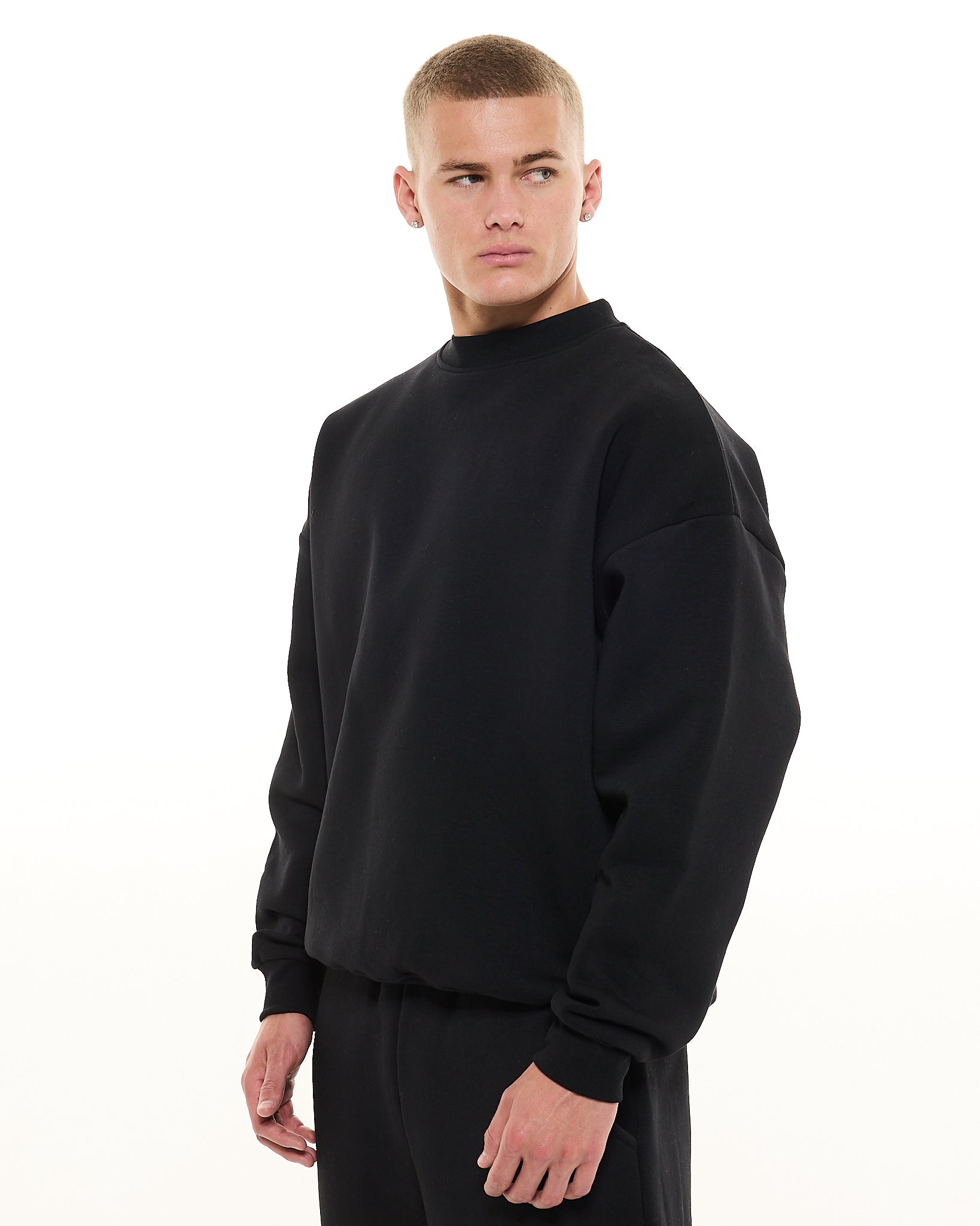 COZY SWEATER - BLACK