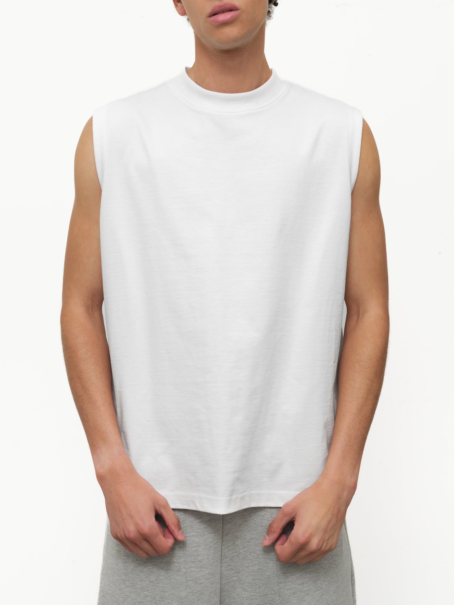 MUSCLE TEE - WHITE