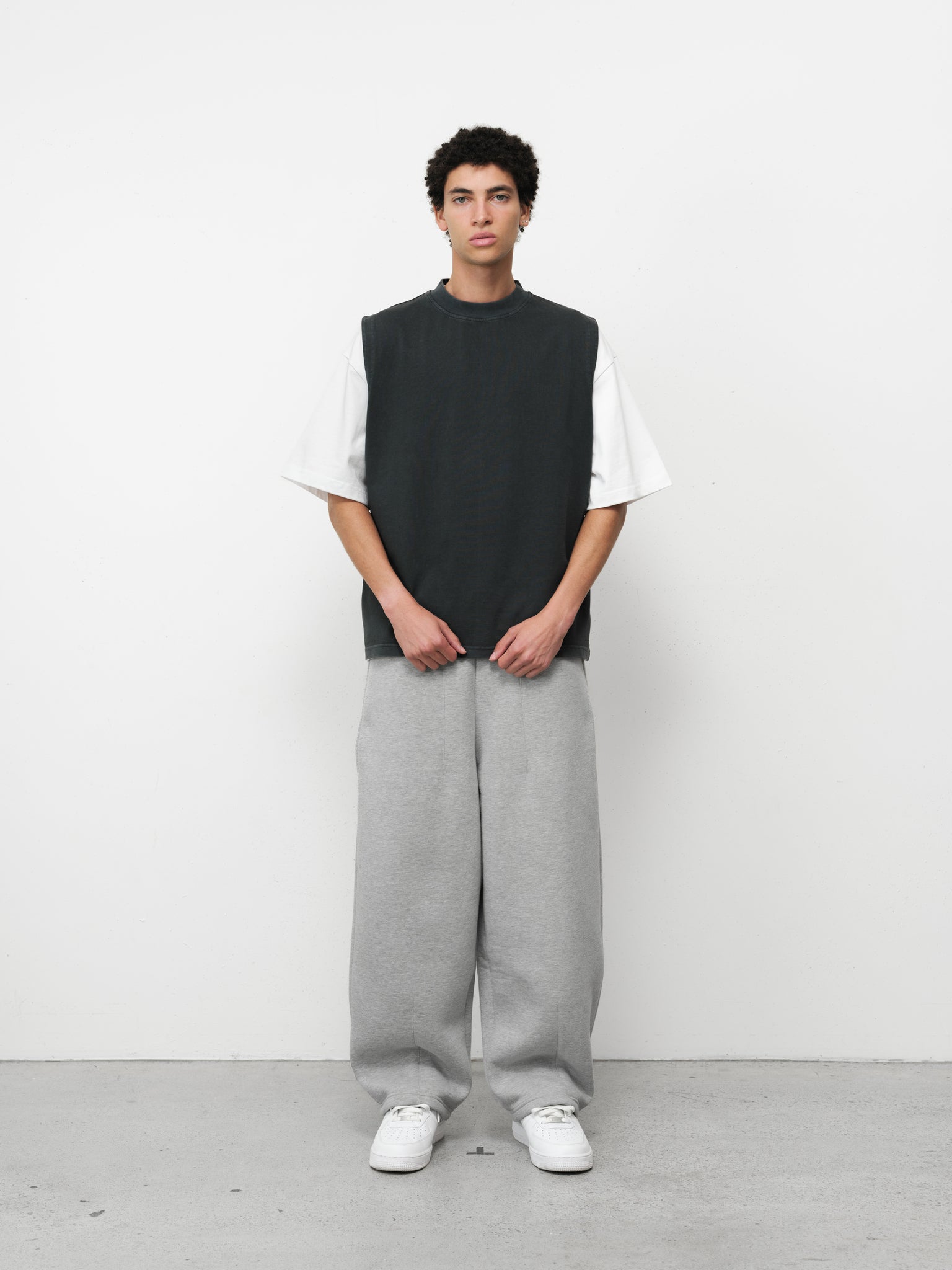 MUSCLE TEE - WASHED BLACK