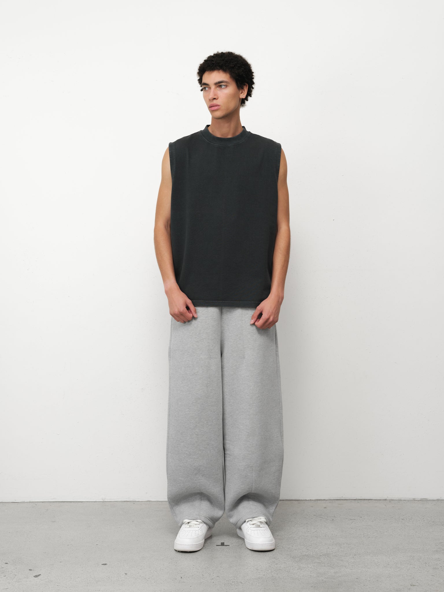 MUSCLE TEE - WASHED BLACK