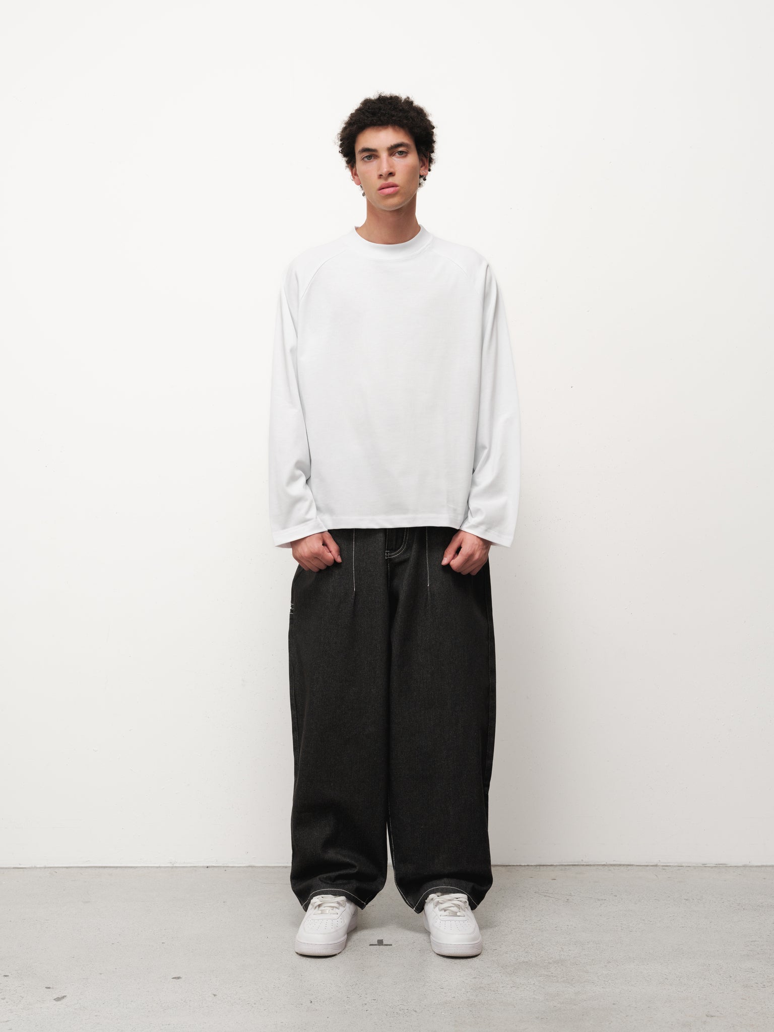 DENIM BAGGY JEANS - BLACK