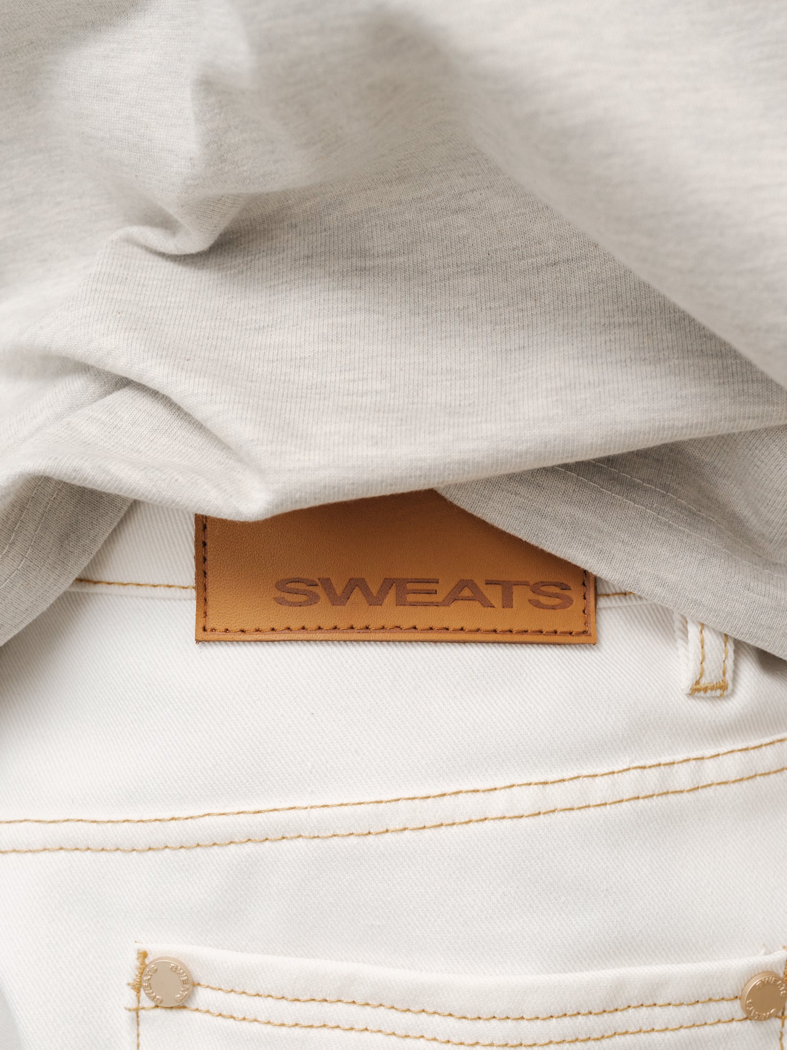 DENIM BAGGY JEANS - WHITE